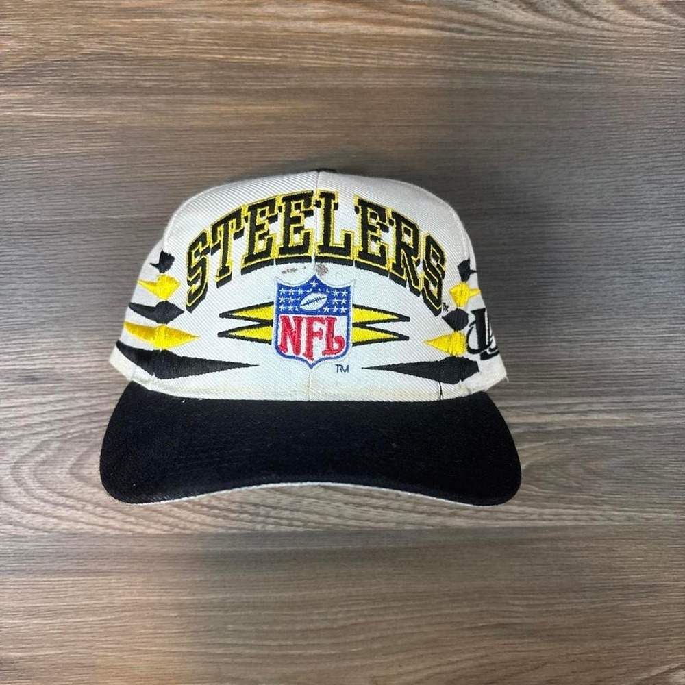 Vintage NFL Pittsburgh Steelers snapback cap with yellow/black lightning bolts